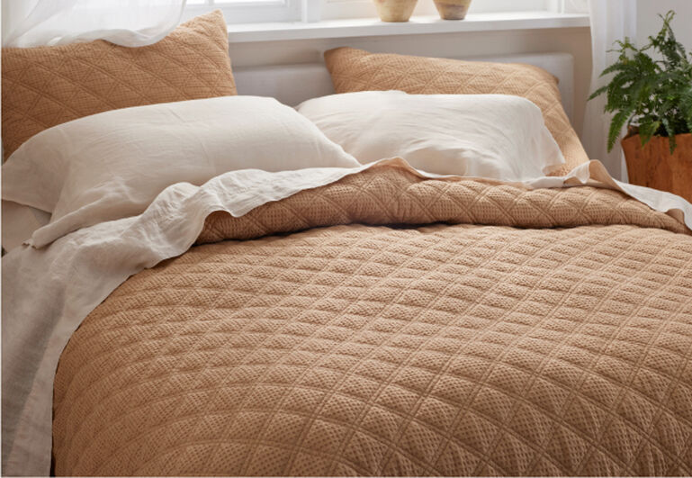 Best Quilts for Summer: Lightweight and Breathable for Warm Weather